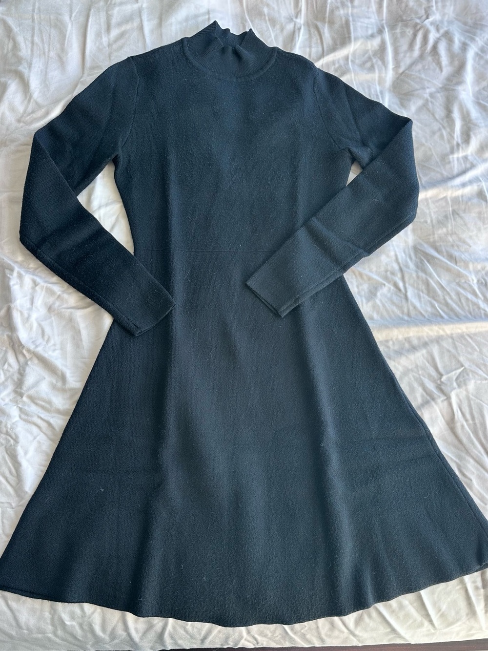 Women's Black Long-Sleeve Knit Dress